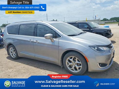 Used 2018 Chrysler Pacifica Touring-L Plus w/ Tire & Wheel Group FWD image 5