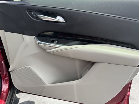 Used 2019 Cadillac XT4 Premium Luxury FWD image 19