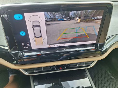 New 2026 Volkswagen Atlas Cross Sport SE image 16