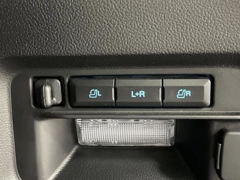 Used 2025 Ford Explorer ST-Line w/ Premium Package image 17