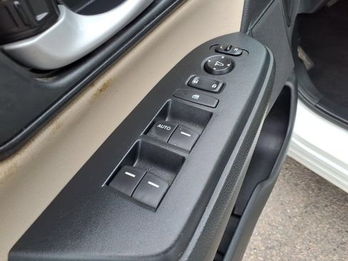Used 2017 Honda CR-V LX image 7