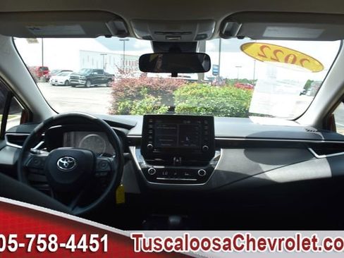 Used 2022 Toyota Corolla LE FWD image 3