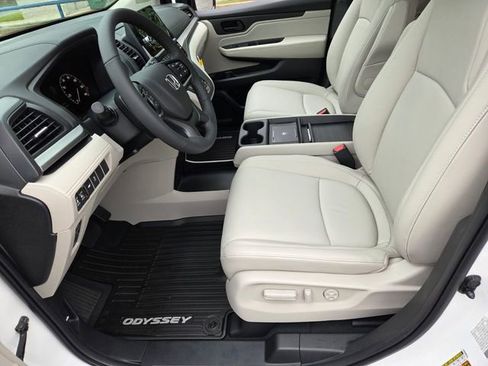 New 2026 Honda Odyssey EX-L image 9