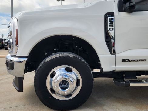 Certified 2024 Ford F350 Lariat w/ FX4 Off-Road Package AWD/4WD image 10