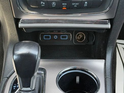 Used 2021 Jeep Grand Cherokee Laredo w/ Security & Convenience Group AWD/4WD image 23
