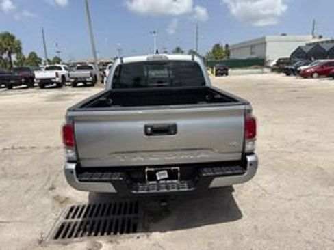 Used 2023 Toyota Tacoma TRD Sport w/ Advanced Technology Package AWD/4WD image 5