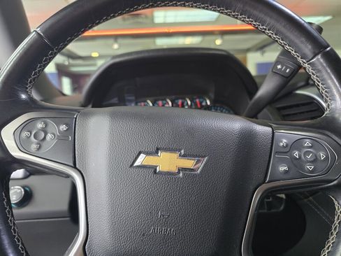 Used 2020 Chevrolet Suburban LT image 28