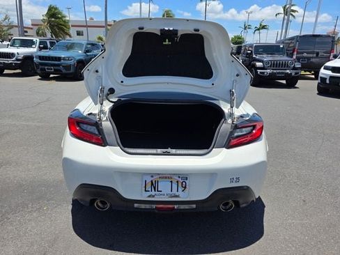 Used 2023 Toyota GR86 RWD image 9