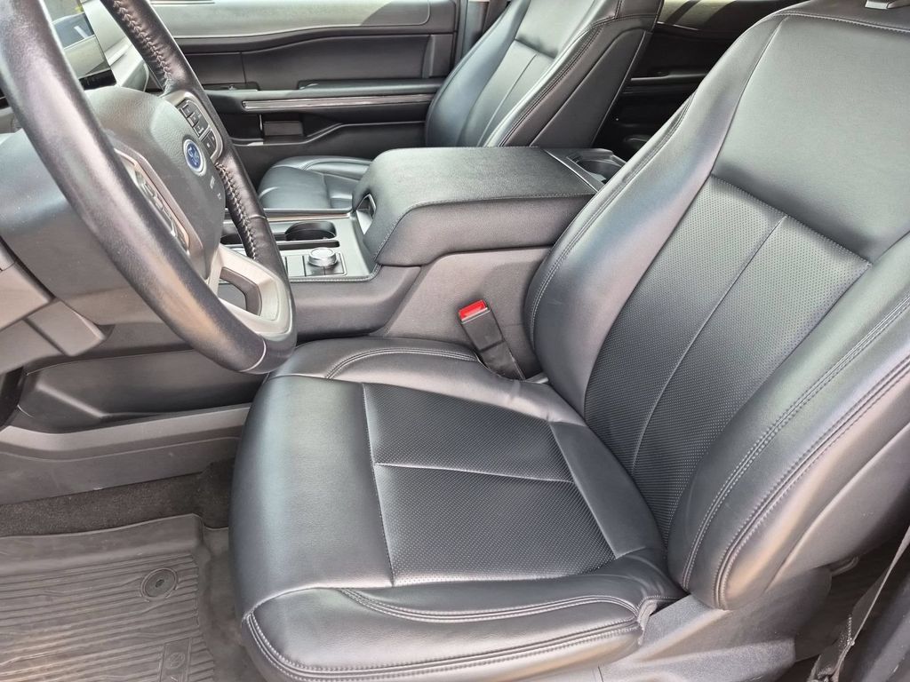 Used 2023 Ford Expedition XLT AWD/4WD image 11
