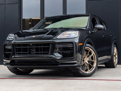 Certified 2024 Porsche Cayenne Turbo GT image 1