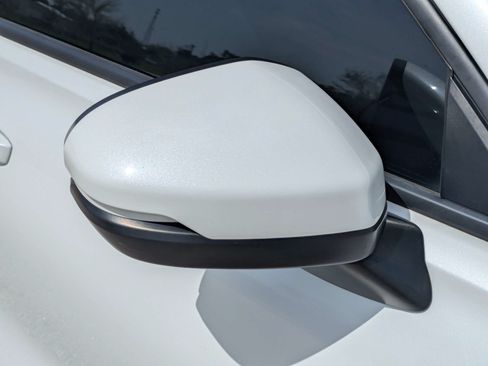 Used 2023 Honda HR-V LX image 13