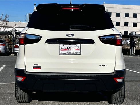 Used 2022 Ford EcoSport SES image 4