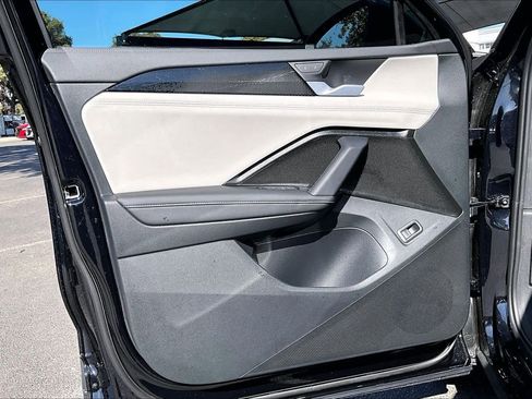 New 2026 Volkswagen Tiguan SE image 10