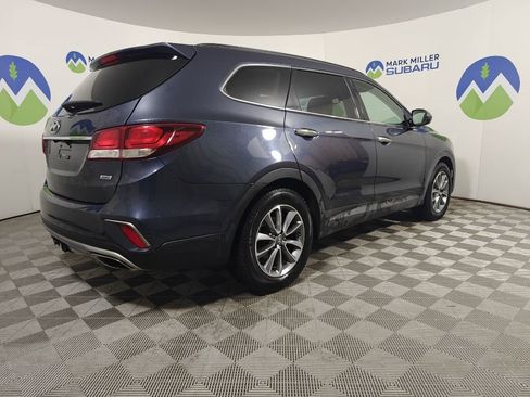 Used 2018 Hyundai Santa Fe SE image 2