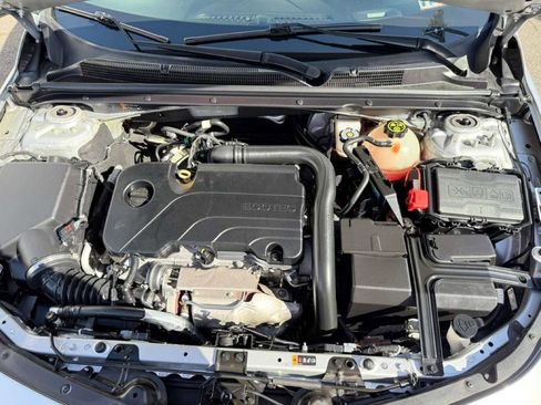 Used 2020 Chevrolet Malibu LT image 31