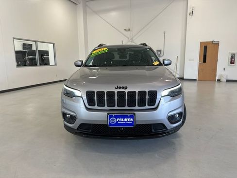 Used 2021 Jeep Cherokee Latitude Plus FWD image 3