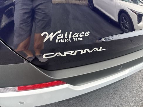 New 2026 Kia Carnival EX FWD image 7
