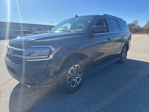 Used 2024 Ford Expedition XLT image 6