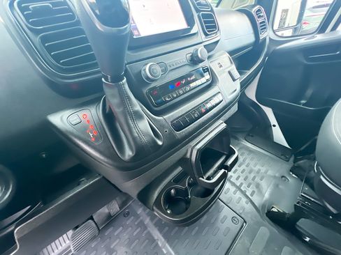 Used 2025 RAM ProMaster 2500 w/ Convenience Group FWD image 24