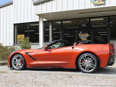 Used 2015 Chevrolet Corvette Stingray Convertible w/ 3LT Preferred Equipment Group RWD image 5