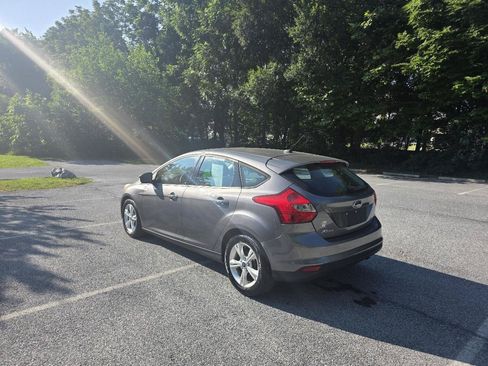 Used 2013 Ford Focus SE FWD image 4