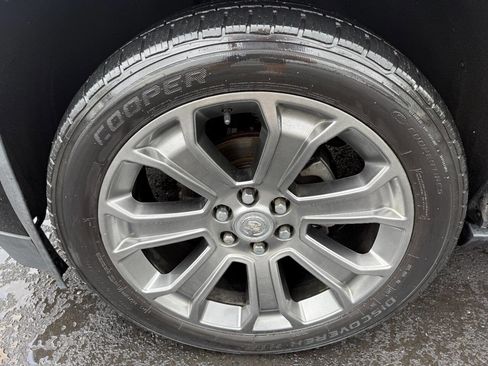 Used 2016 Cadillac Escalade ESV Platinum AWD/4WD image 9