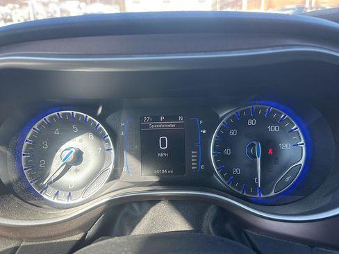 Used 2019 Chrysler Pacifica Touring Plus w/ Cold Weather Group image 12