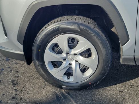 Certified 2024 Toyota RAV4 LE image 9