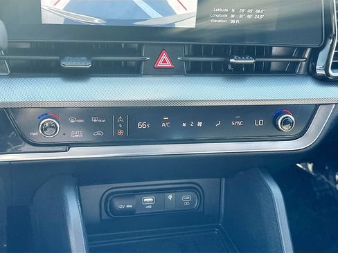 Certified 2025 Kia Sportage SX FWD image 16