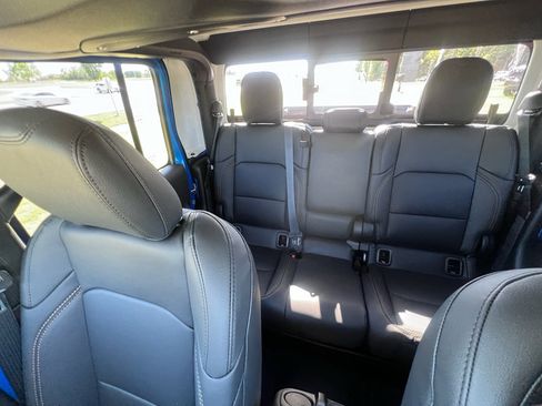 New 2026 Jeep Gladiator Sport image 25