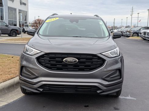 Used 2024 Ford Edge SE w/ Black Appearance Package image 2