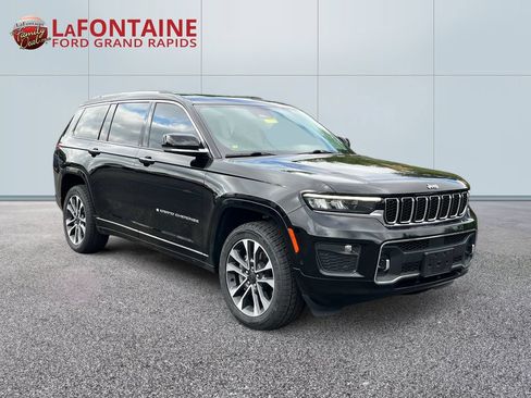 Used 2021 Jeep Grand Cherokee L Overland w/ Luxury Tech Group IV AWD/4WD image 3