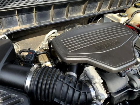 Used 2019 GMC Acadia SLT w/ Black Edition image 32