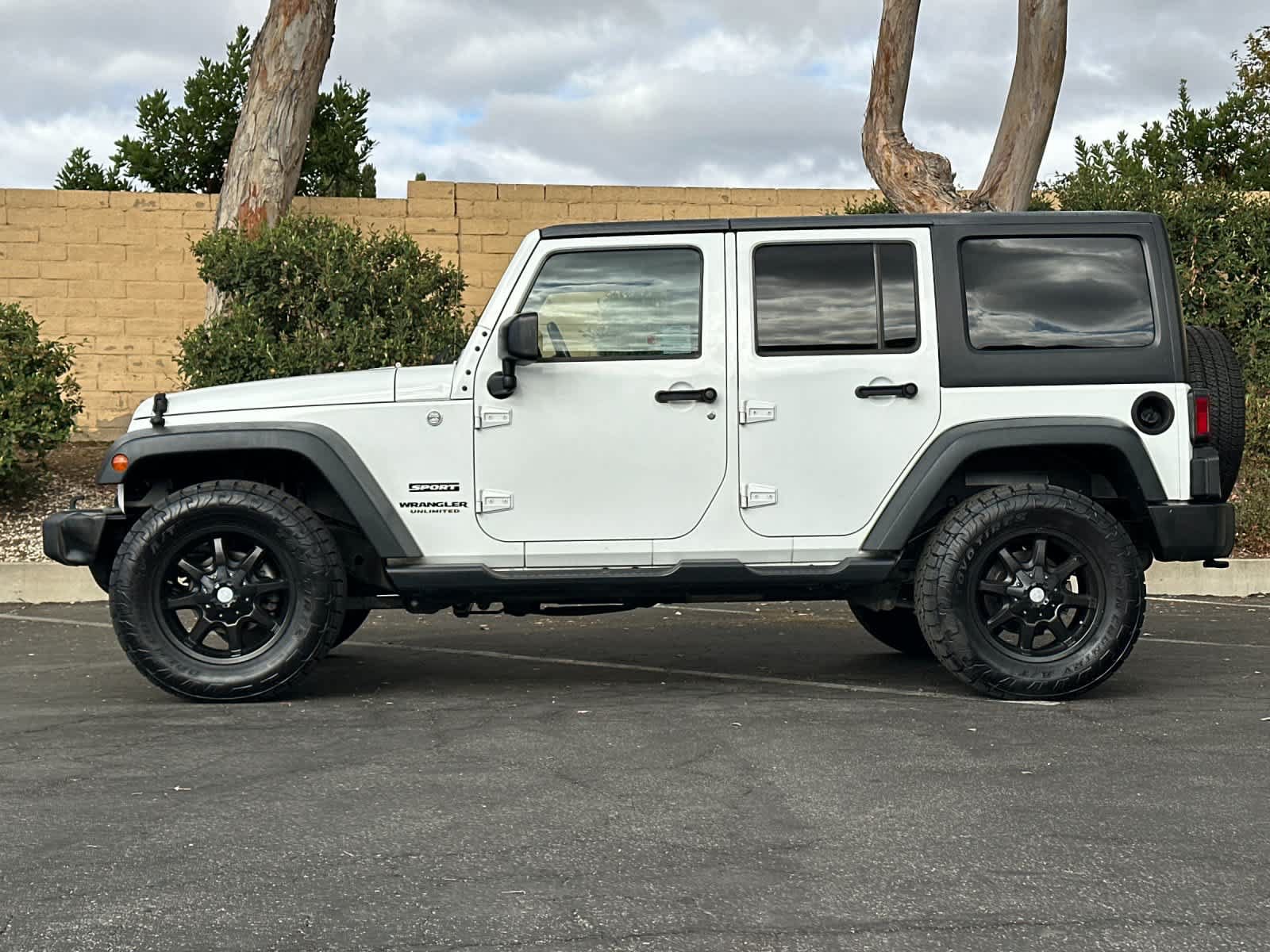 Used 2014 Jeep Wrangler Unlimited Sport w/ Quick Order Package 24S AWD/4WD image 5