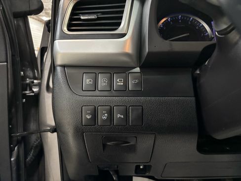 Used 2018 Toyota Highlander Limited Platinum image 14