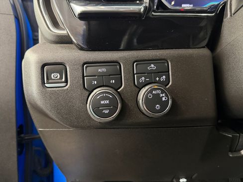 Used 2025 Chevrolet Silverado 1500 LT AWD/4WD image 20