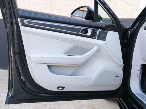 Used 2017 Porsche Panamera Turbo w/ Carbon Fiber Interior Package image 18