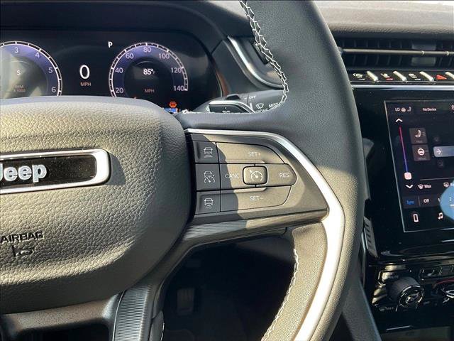 Used 2025 Jeep Grand Cherokee Altitude RWD image 20