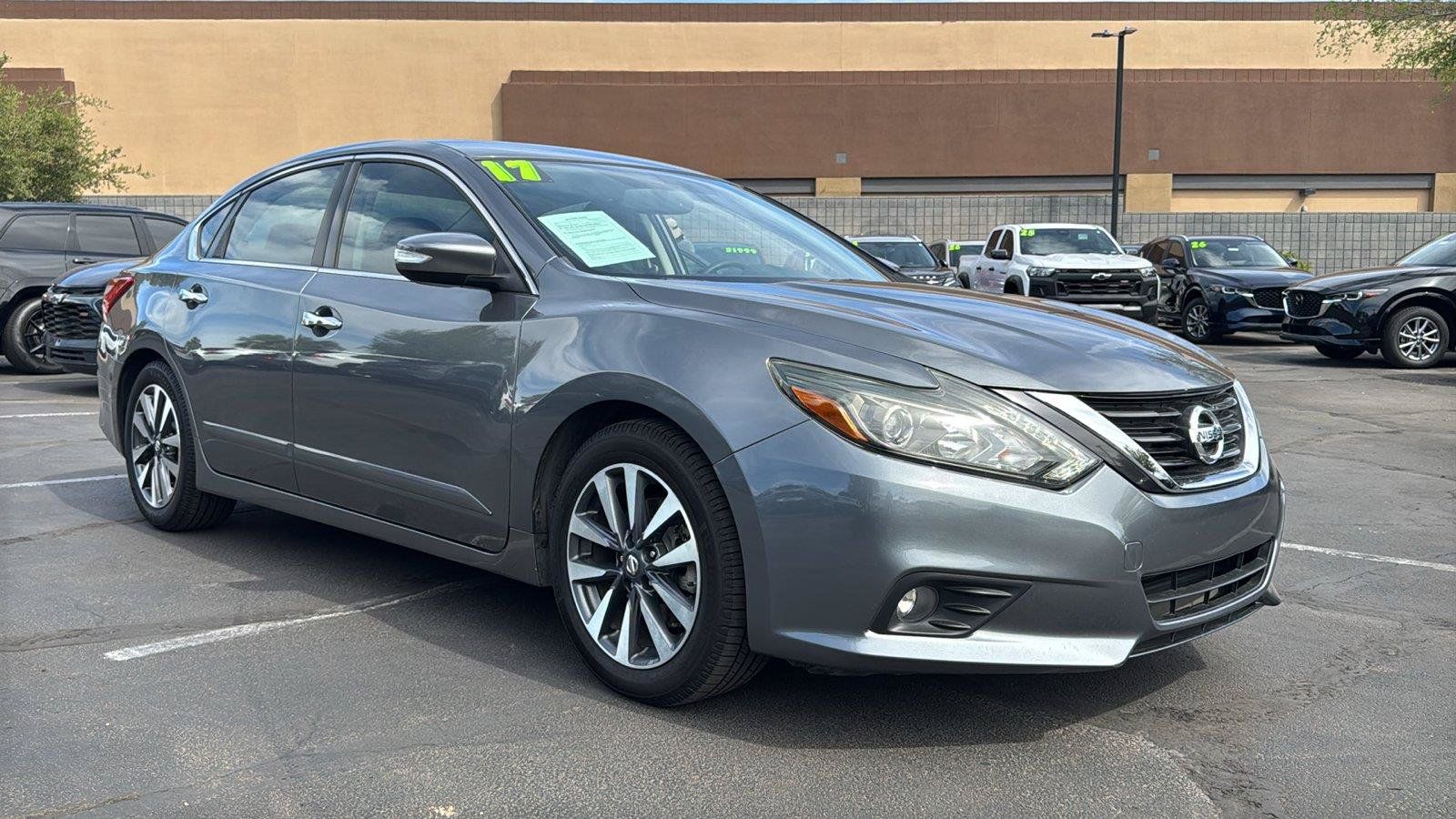 Used 2017 Nissan Altima 2.5 SL w/ 2.5 Technology Package FWD image 1