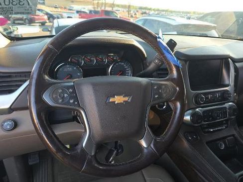 Used 2018 Chevrolet Suburban LT image 13
