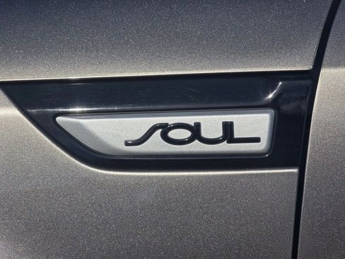 Used 2018 Kia Soul ! image 29