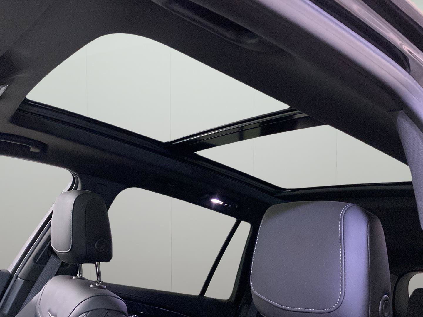 Certified 2024 Cadillac XT6 Premium Luxury w/ LPO, Floor Liner Package AWD/4WD image 9