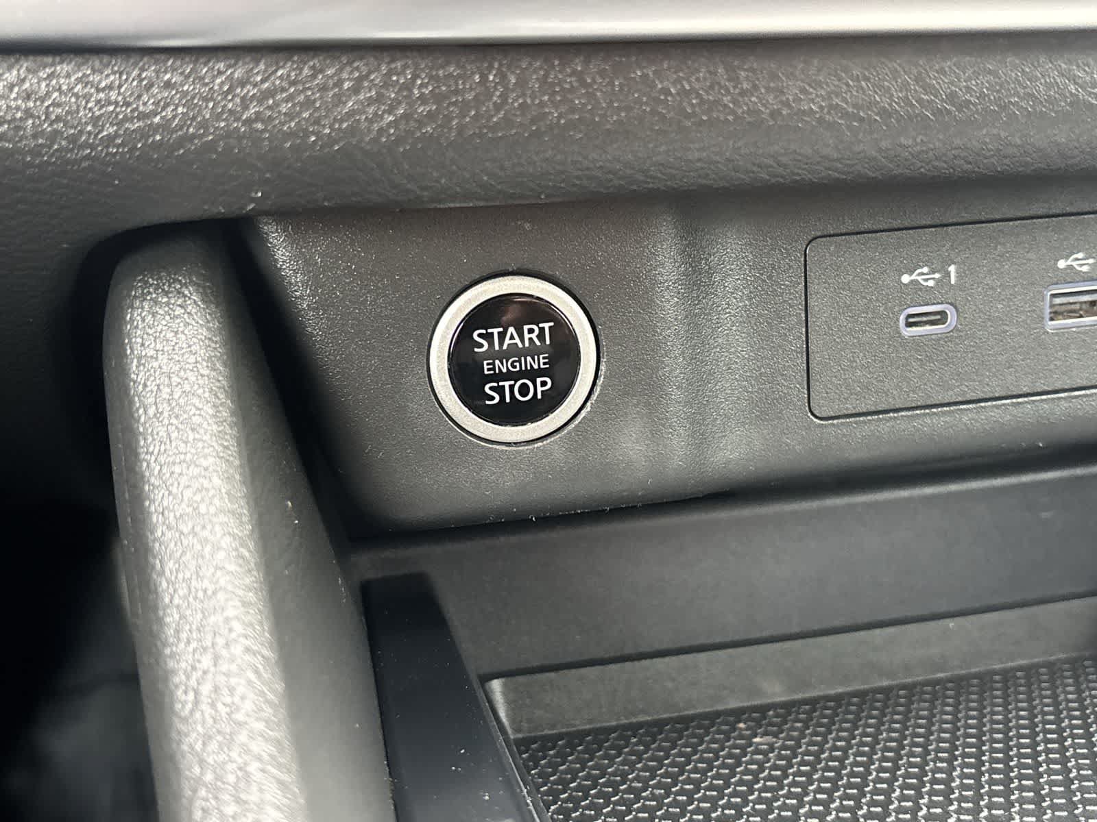 Used 2023 Nissan Rogue S AWD/4WD image 22