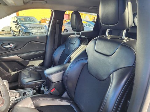 Used 2019 Jeep Cherokee Latitude Plus w/ Cold Weather Group image 13