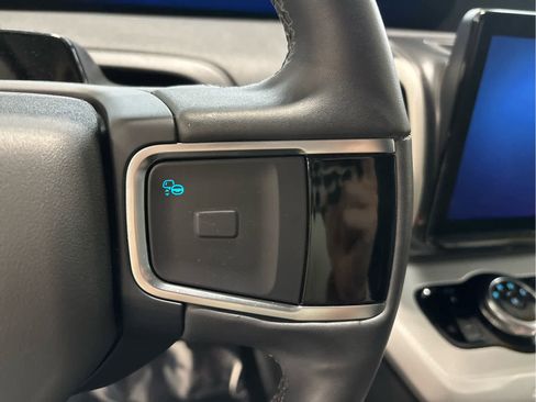 Used 2025 Ford Expedition Active RWD image 12