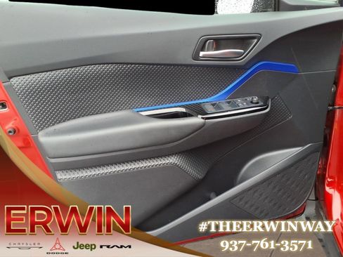 Used 2022 Toyota C-HR XLE FWD image 10