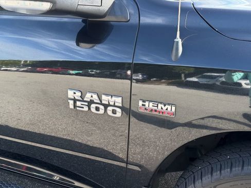 Used 2015 RAM 1500 Lone Star RWD image 9