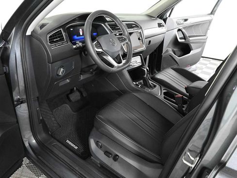Certified 2023 Volkswagen Tiguan SE FWD image 17