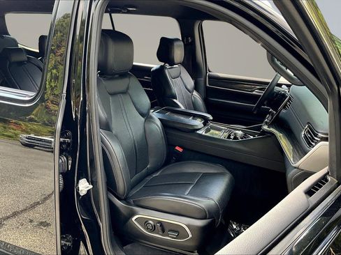 Used 2022 Jeep Wagoneer Series II image 7