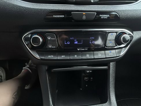 Used 2018 Hyundai Elantra GT w/ Tech Package 03 image 23